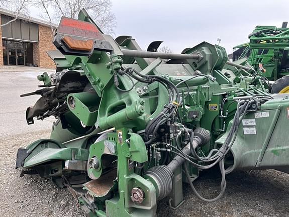 Image of John Deere C12F equipment image 3