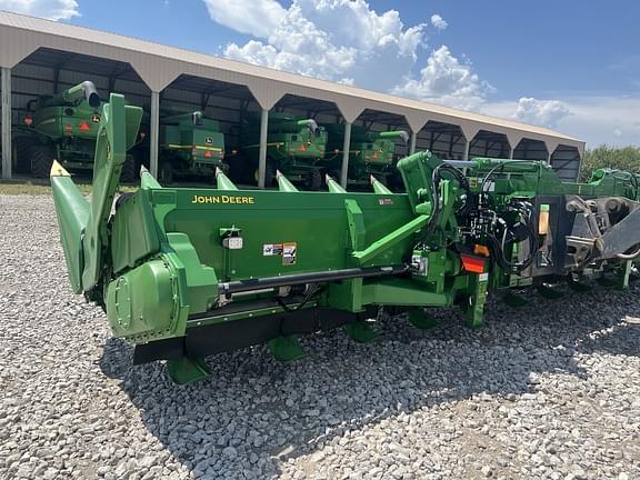 Image of John Deere C12F equipment image 2