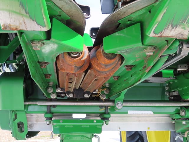 Image of John Deere C12F equipment image 4