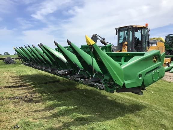 Image of John Deere C12F equipment image 2