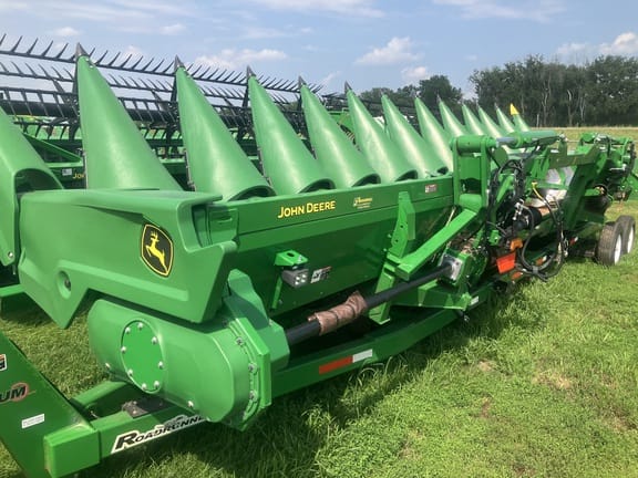 Main image John Deere C12F