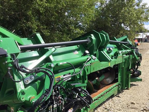 Image of John Deere C12F equipment image 3