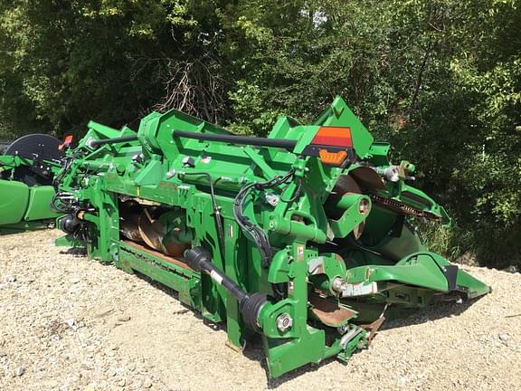 Image of John Deere C12F equipment image 2