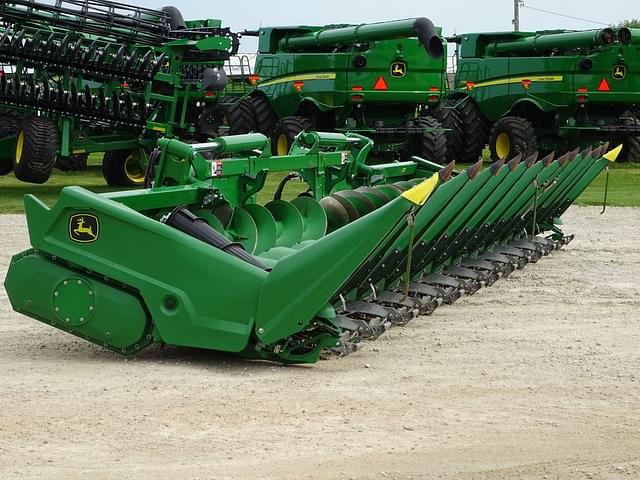 Image of John Deere C12F equipment image 2