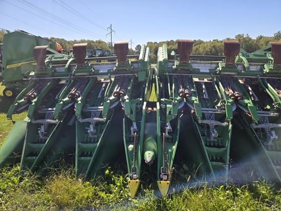Image of John Deere C12F equipment image 1