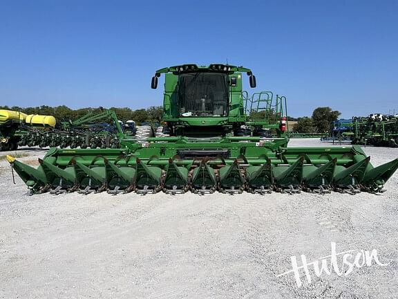 Image of John Deere C12F equipment image 2