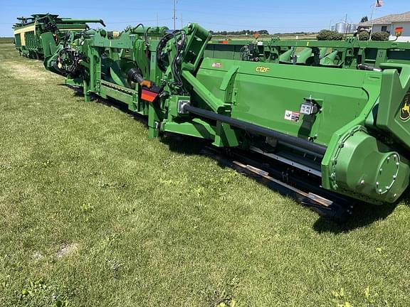 Image of John Deere C12F equipment image 2