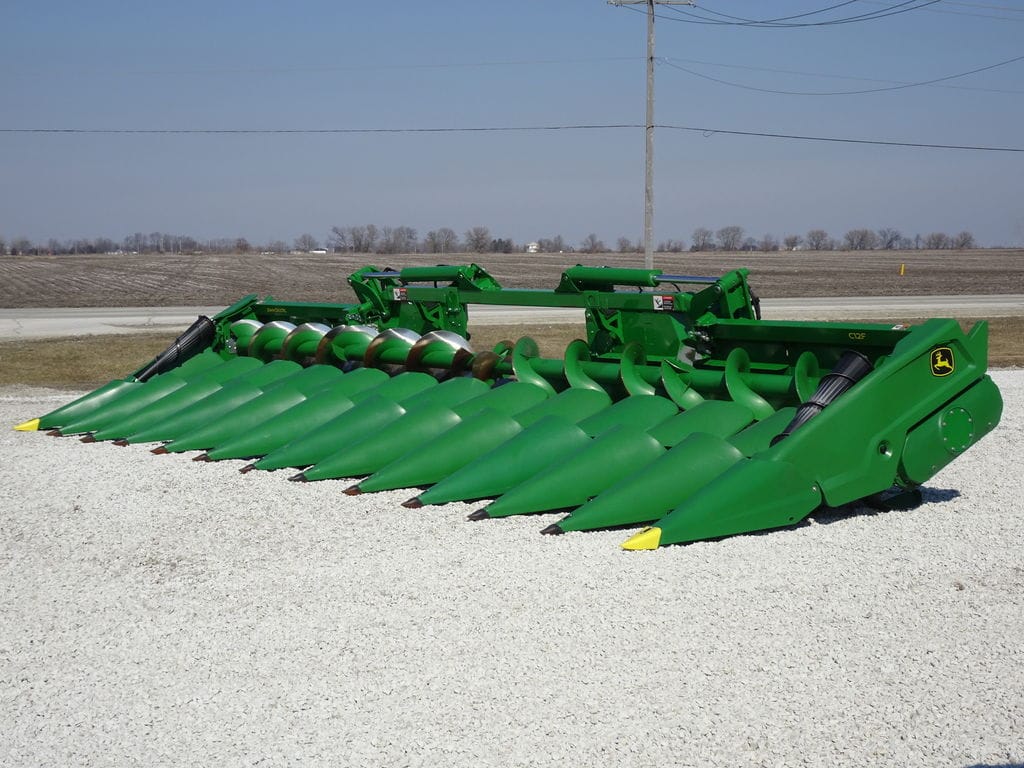 Main image John Deere C12F