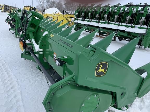 Image of John Deere C12F equipment image 2