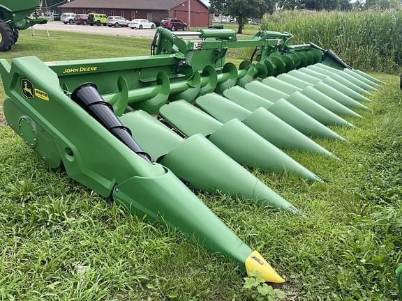 Image of John Deere C12F equipment image 1