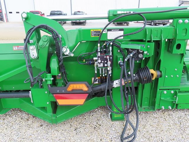 Image of John Deere C12F equipment image 4