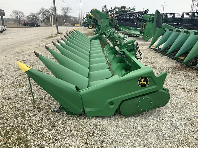 Image of John Deere C12F equipment image 1