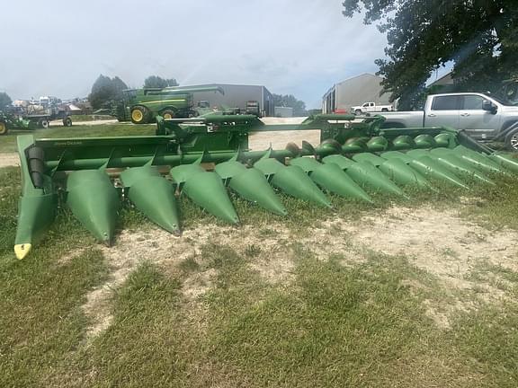Image of John Deere C12F equipment image 1