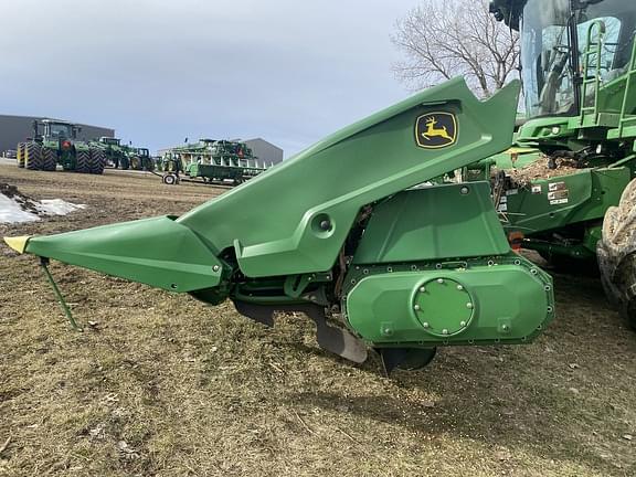 Image of John Deere C12F equipment image 3
