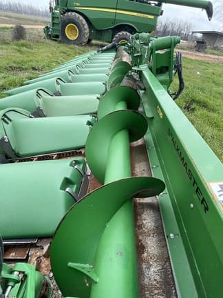 Image of John Deere C12F equipment image 4