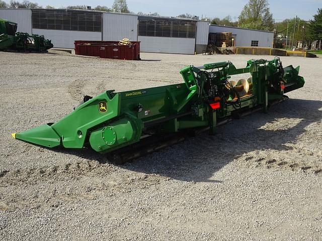 Image of John Deere C12F equipment image 4