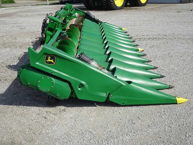 Image of John Deere C12F equipment image 3