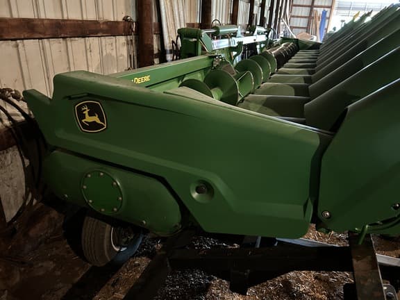 Image of John Deere C12F equipment image 4