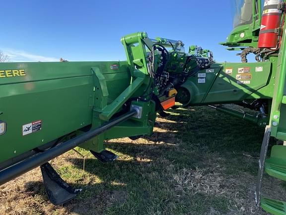 Image of John Deere C12F equipment image 3