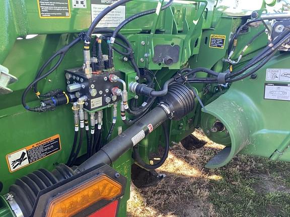 Image of John Deere C12F equipment image 4