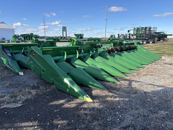 Image of John Deere C12F Primary image