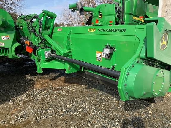 Image of John Deere C12F equipment image 3