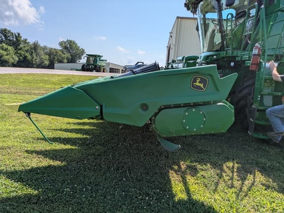 Image of John Deere C12F equipment image 1