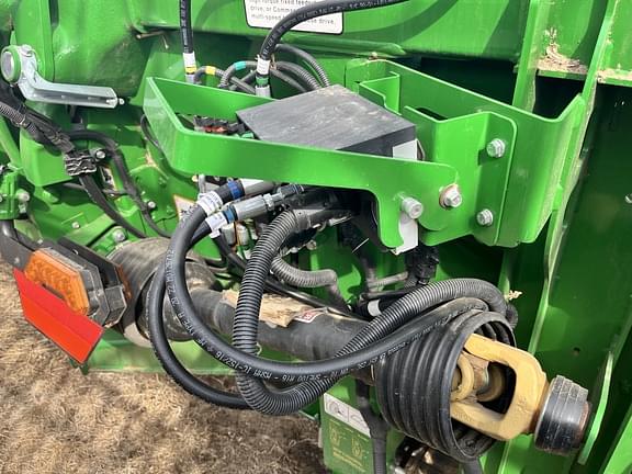 Image of John Deere C12F equipment image 4
