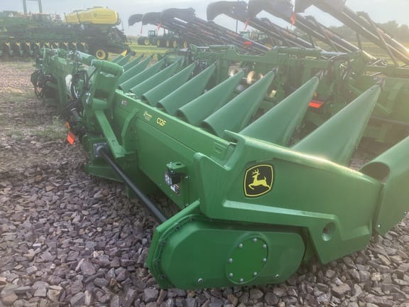 Main image John Deere C12F