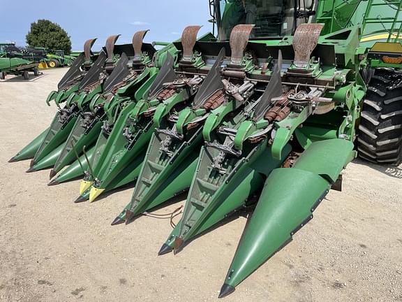 Image of John Deere C12F equipment image 2