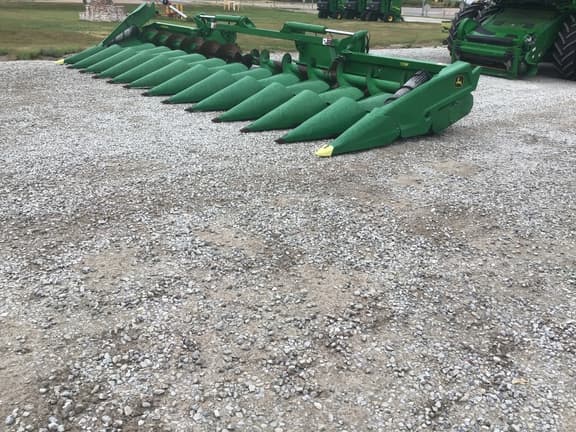 Image of John Deere C12F equipment image 3