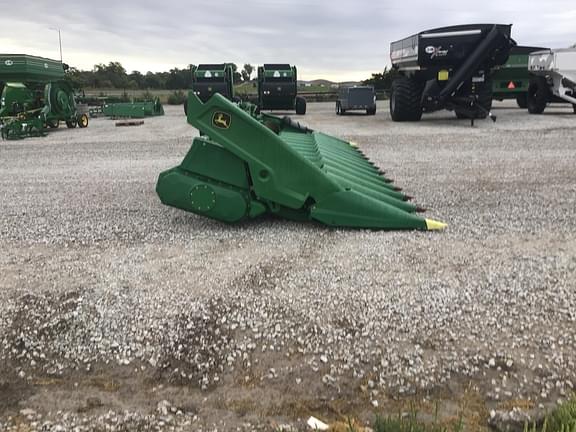 Image of John Deere C12F equipment image 4