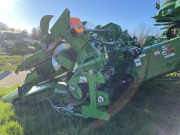 Image of John Deere C12F equipment image 3