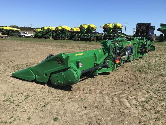 Image of John Deere C12F equipment image 2