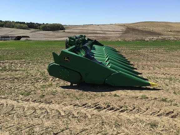 Image of John Deere C12F equipment image 3