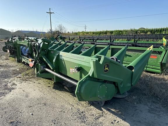 Image of John Deere C12F equipment image 3