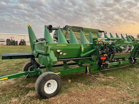 Image of John Deere C12F equipment image 1