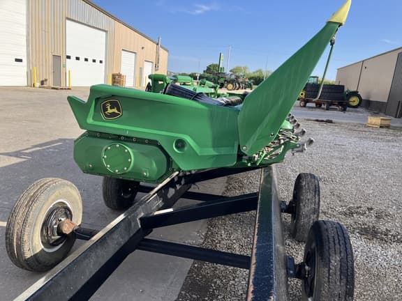 Image of John Deere C12F equipment image 3