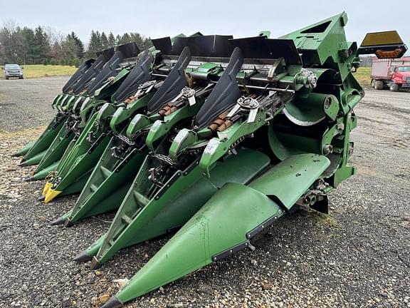 Image of John Deere C12F equipment image 2