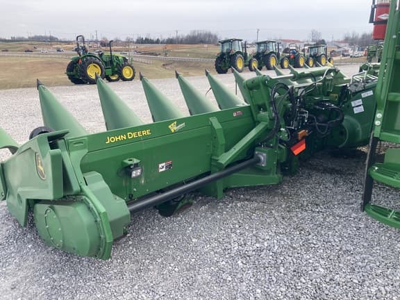 Image of John Deere C12F equipment image 4