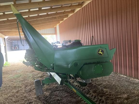 Image of John Deere C12F equipment image 4