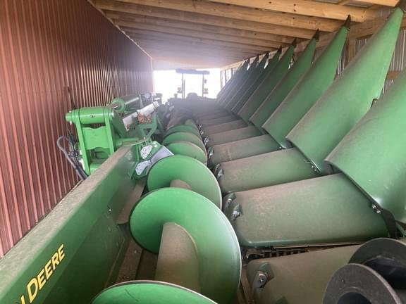 Image of John Deere C12F equipment image 2