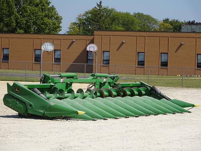 Image of John Deere C12F equipment image 3