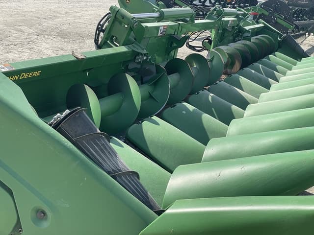 Image of John Deere C12F equipment image 4
