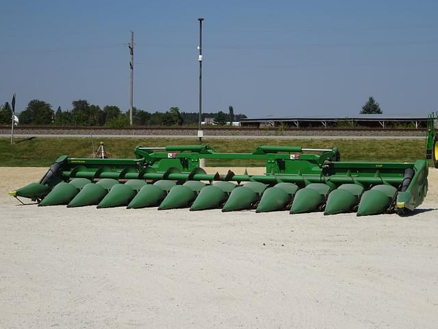 Image of John Deere C12F equipment image 2