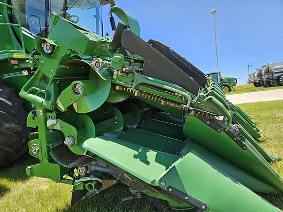 Image of John Deere C12F equipment image 3