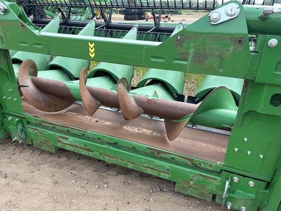 Image of John Deere C12F equipment image 3