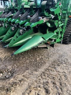 Image of John Deere C12F equipment image 4