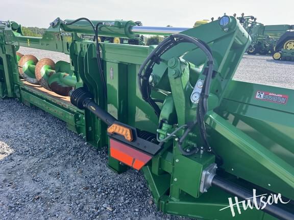 Image of John Deere C12F equipment image 4
