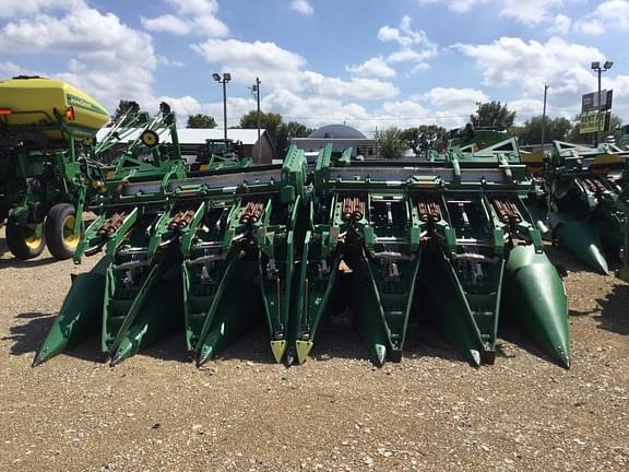 Image of John Deere C12F equipment image 1